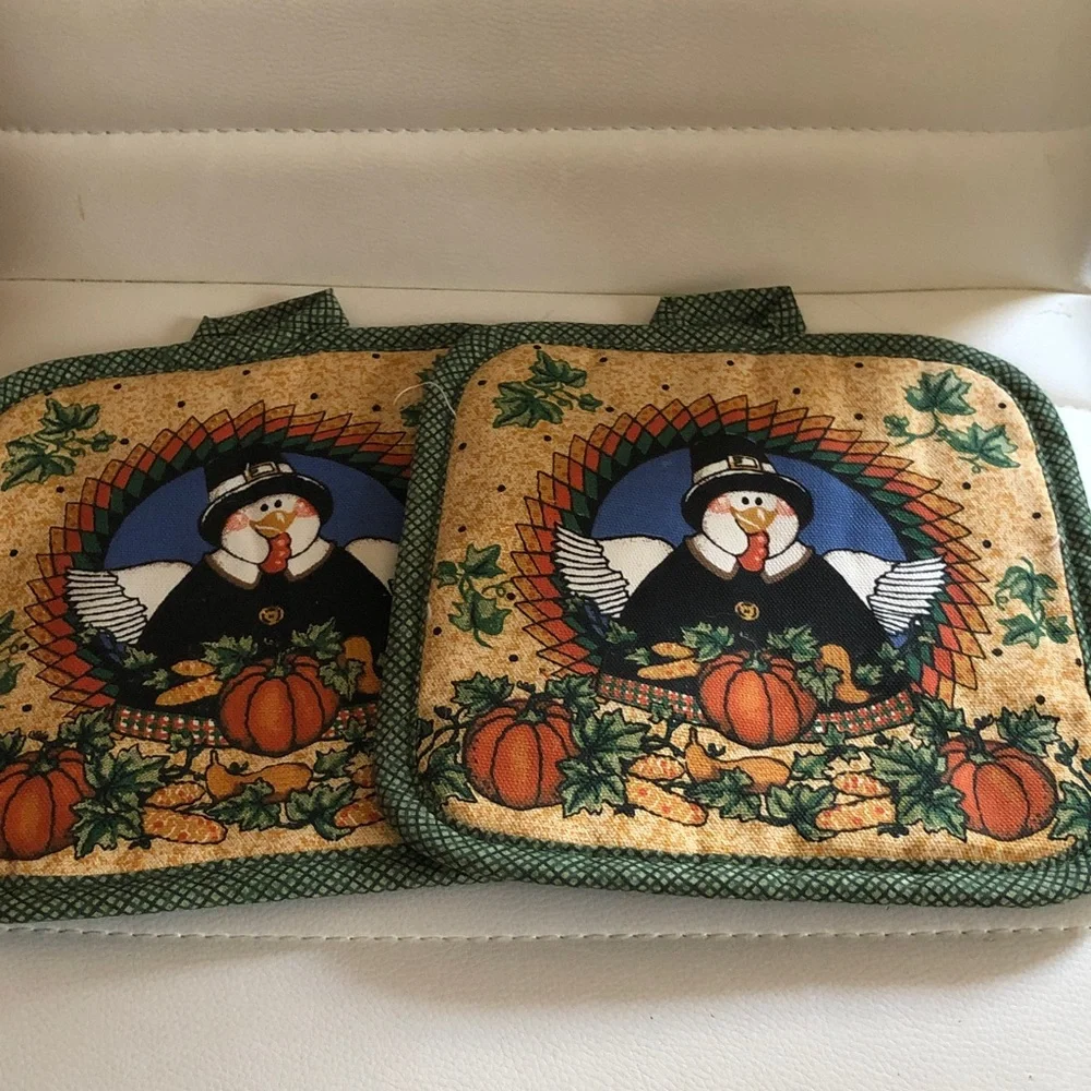 NWOT Thanksgiving fall potholders set of 2